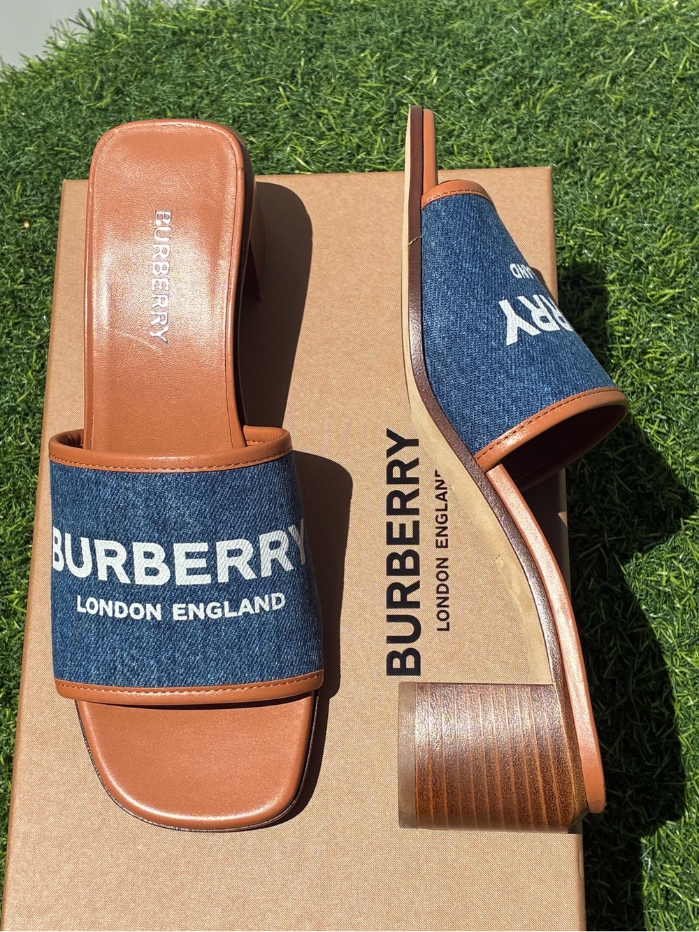 BURBERRY WILMA TAN LEATHER BLUE DENIM LOGO MID BLOCK HEEL SLIDE SANDALS SZ 36